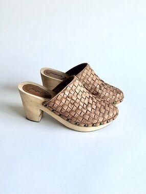 Free People Tan Leather Wood Clog Mules size EUR 37, US 6.5
